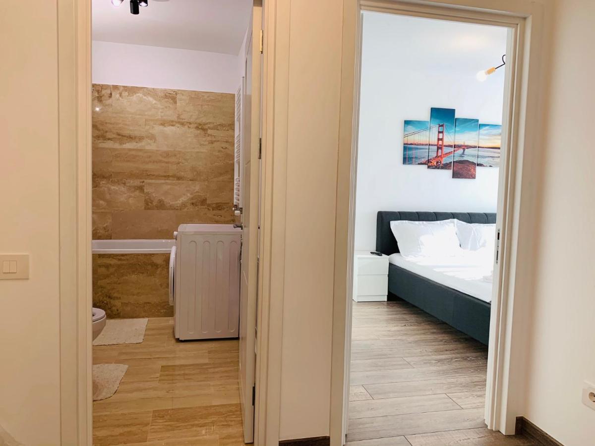 Newton Luxury Apartment Iasi Exterior foto